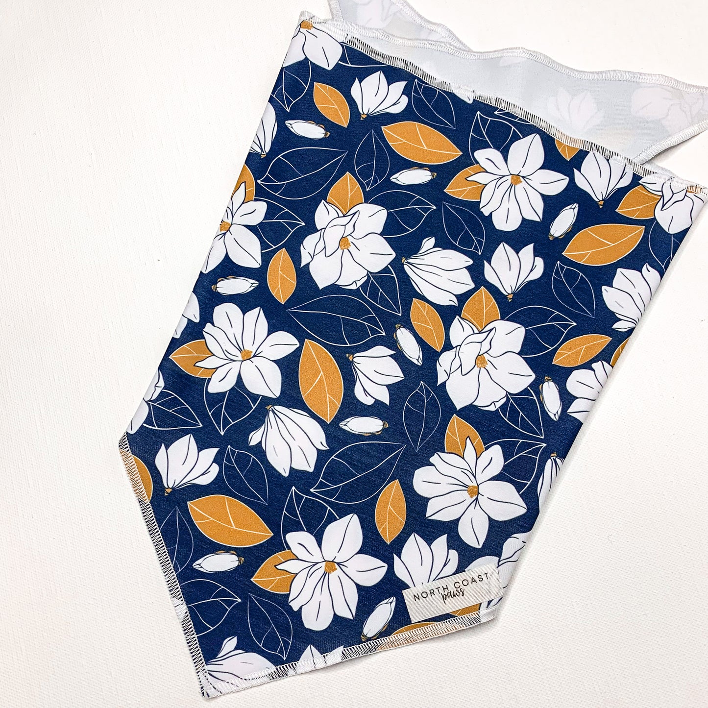 NAVY HAWAIIAN PRINT PERFORMANCE BANDANA